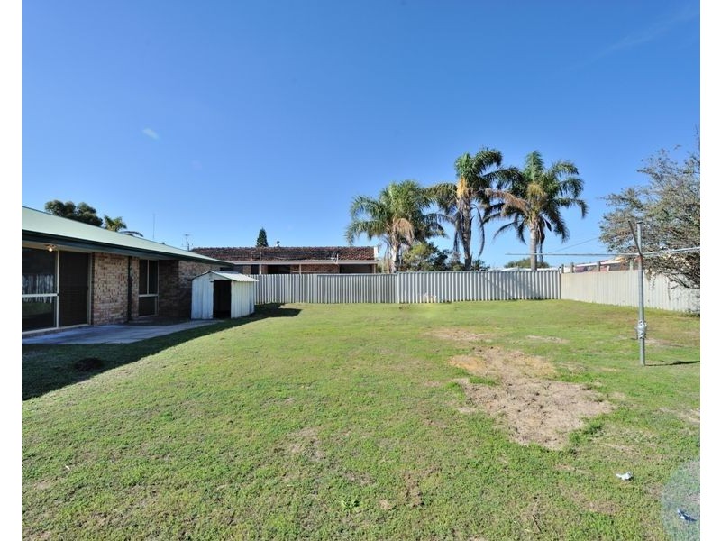 13 Farrington Street, Warnbro WA 6169