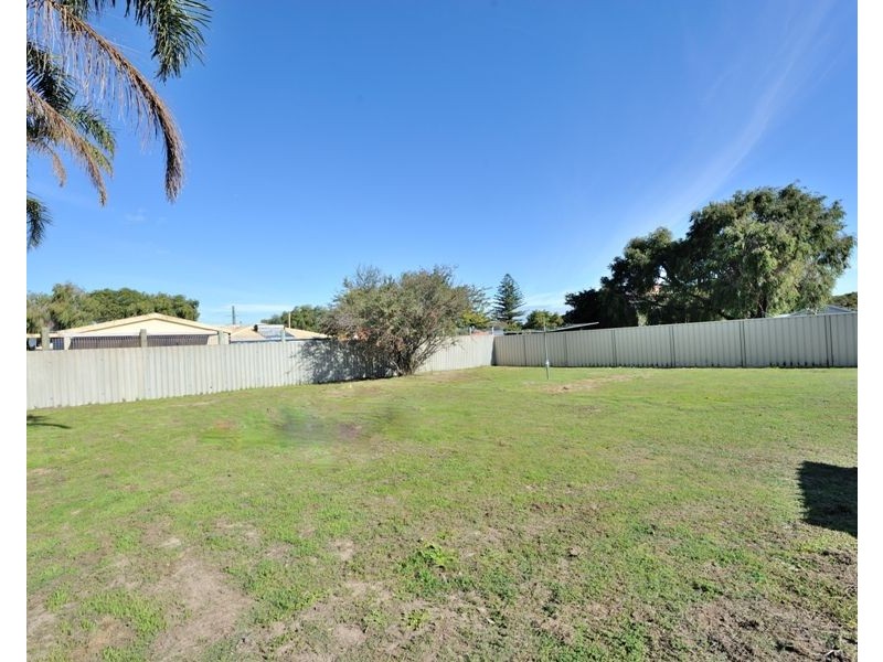 13 Farrington Street, Warnbro WA 6169