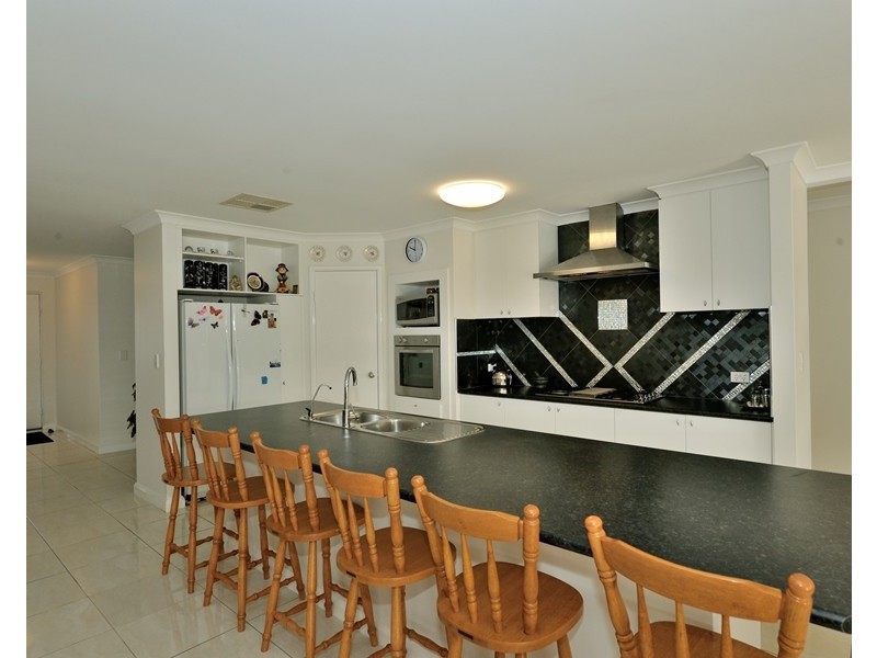 3 Whitemoss Turn, Waikiki WA 6169