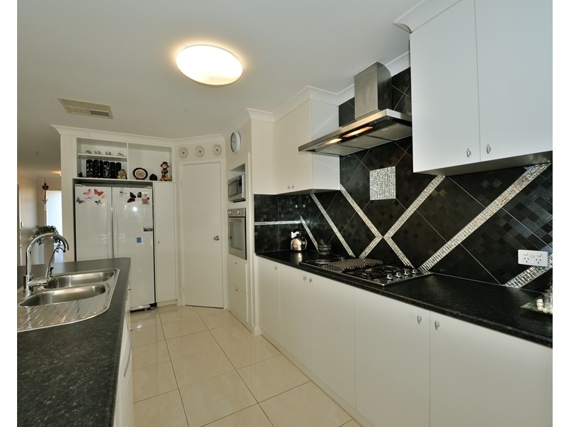 3 Whitemoss Turn, Waikiki WA 6169