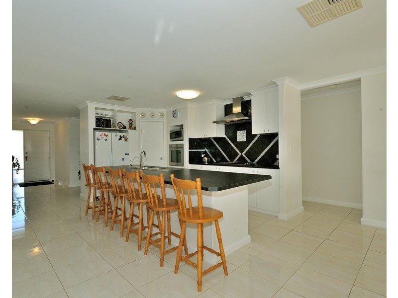 3 Whitemoss Turn, Waikiki WA 6169