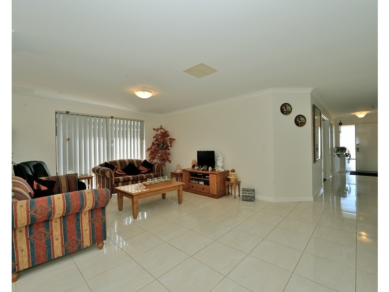 3 Whitemoss Turn, Waikiki WA 6169