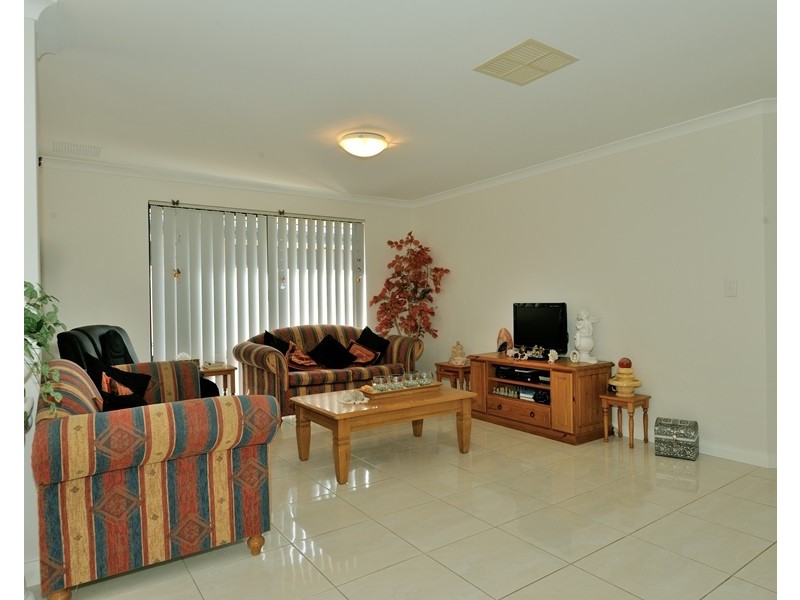 3 Whitemoss Turn, Waikiki WA 6169