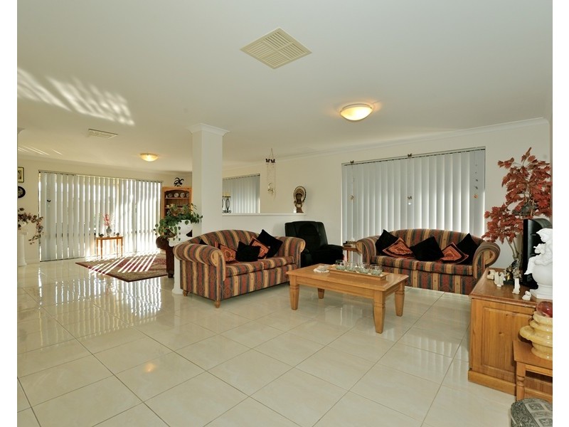 3 Whitemoss Turn, Waikiki WA 6169