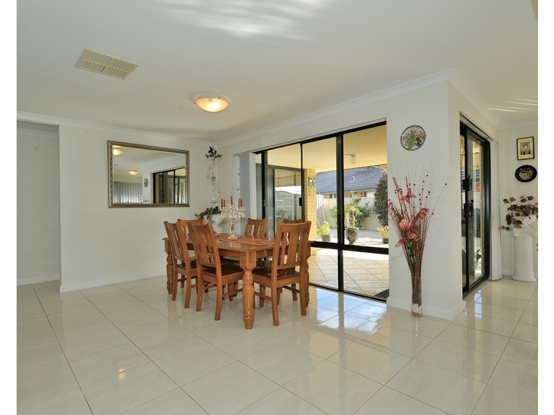 3 Whitemoss Turn, Waikiki WA 6169