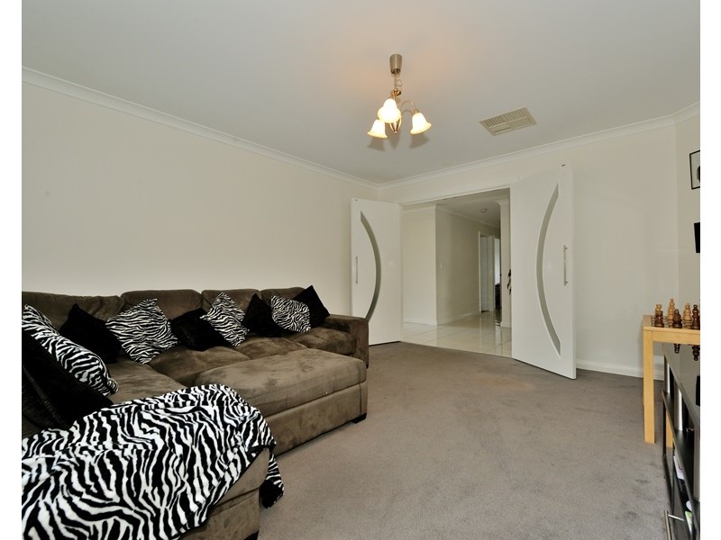 3 Whitemoss Turn, Waikiki WA 6169