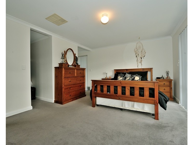 3 Whitemoss Turn, Waikiki WA 6169