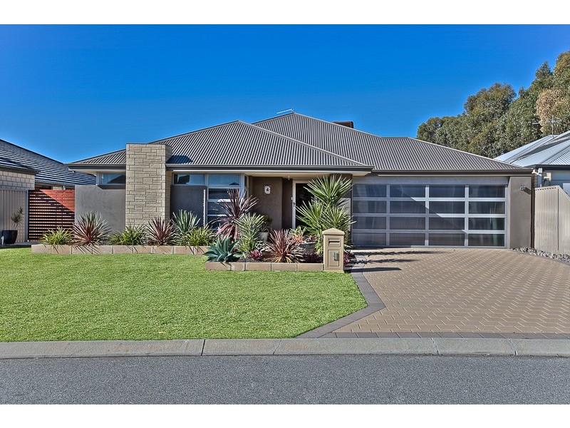 4 Mariposa Boulevard, Secret Harbour WA 6173