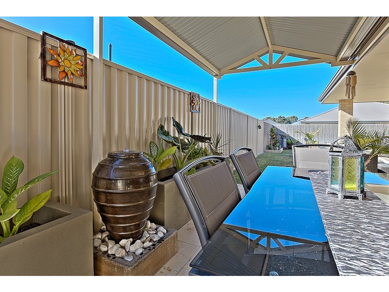 4 Mariposa Boulevard, Secret Harbour WA 6173