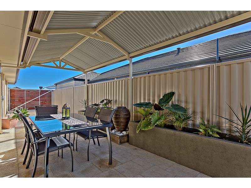 4 Mariposa Boulevard, Secret Harbour WA 6173