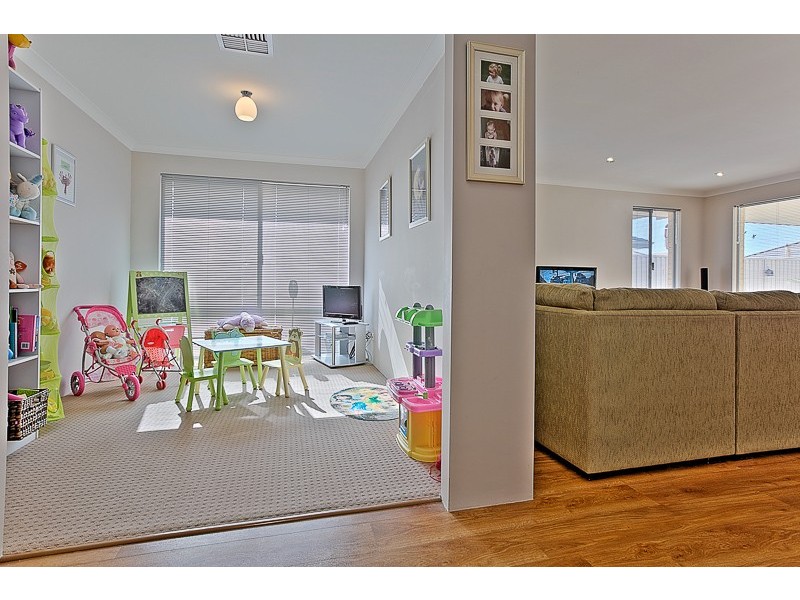 4 Mariposa Boulevard, Secret Harbour WA 6173