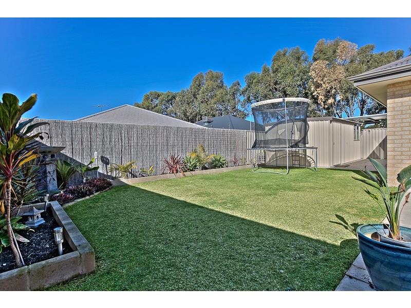 4 Mariposa Boulevard, Secret Harbour WA 6173