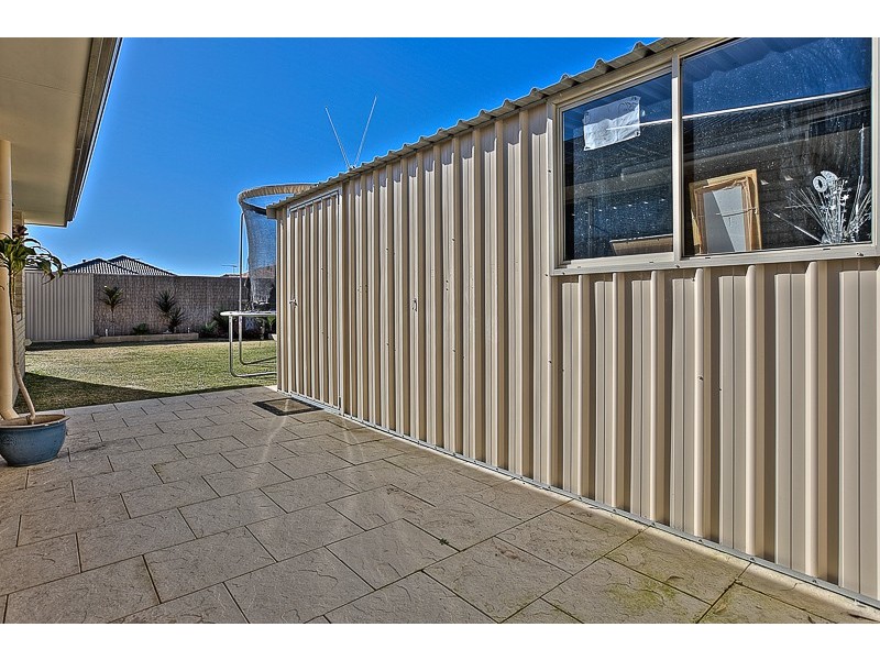 4 Mariposa Boulevard, Secret Harbour WA 6173