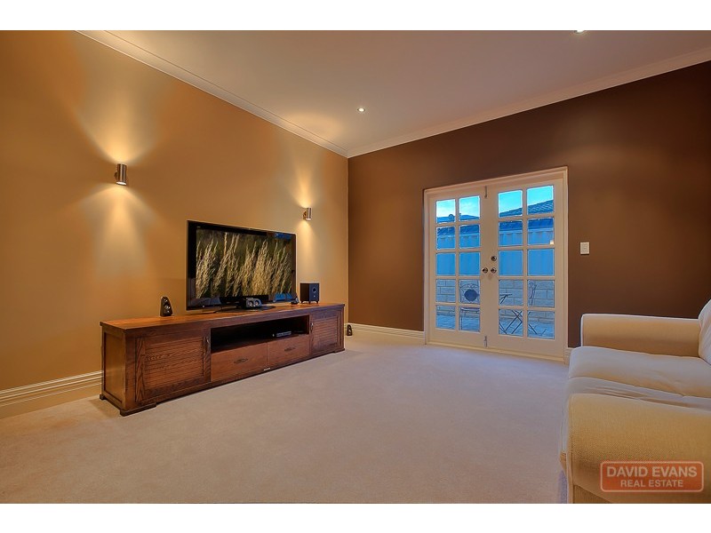 18 Tillery Way, Secret Harbour WA 6173