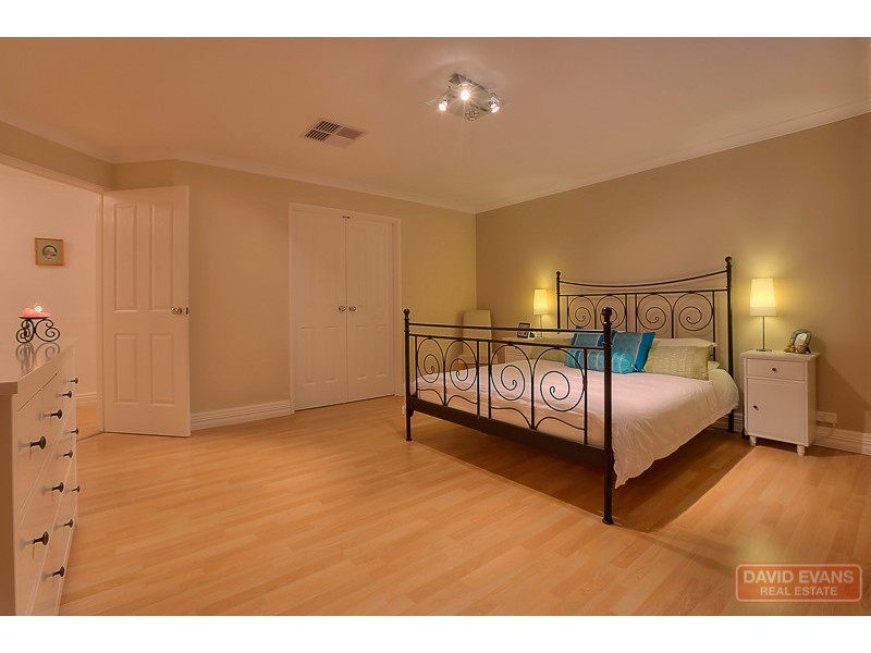 18 Tillery Way, Secret Harbour WA 6173