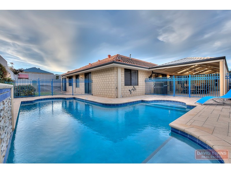 18 Tillery Way, Secret Harbour WA 6173