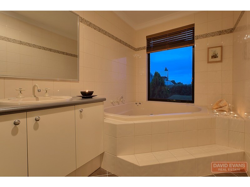 18 Tillery Way, Secret Harbour WA 6173