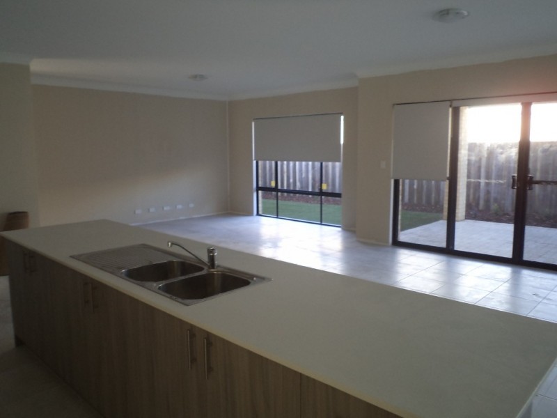 14 Breynia Link, Halls Head WA 6210