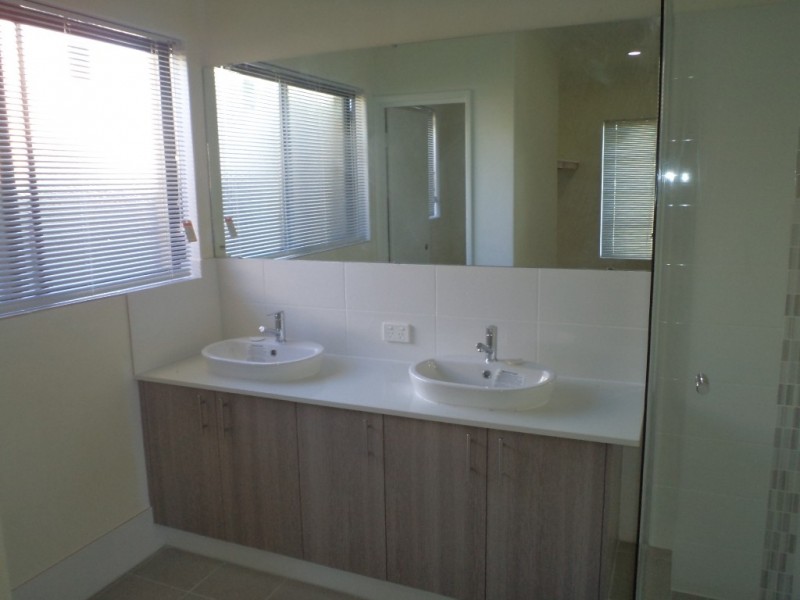 14 Breynia Link, Halls Head WA 6210