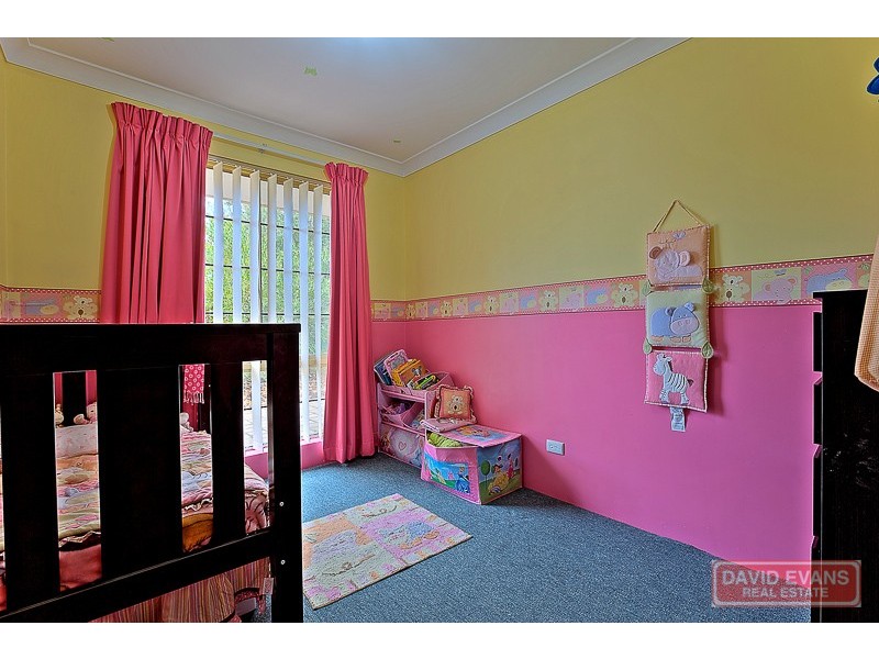 28 Judges Gardens, Leda WA 6170