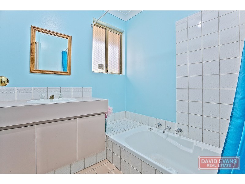 28 Judges Gardens, Leda WA 6170