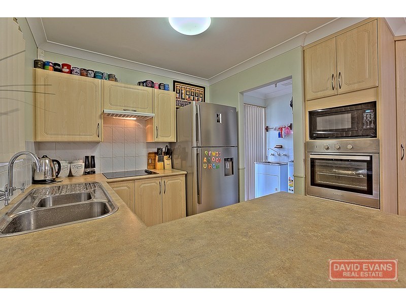 28 Judges Gardens, Leda WA 6170