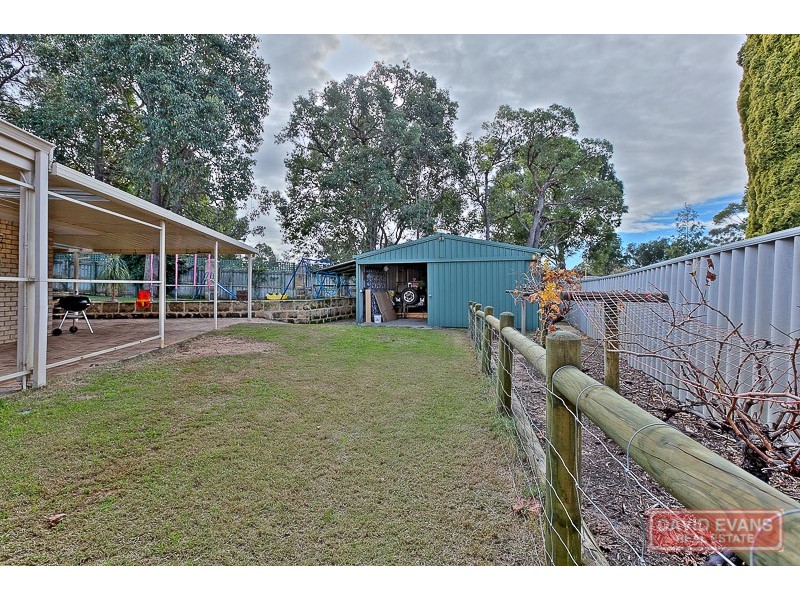 28 Judges Gardens, Leda WA 6170