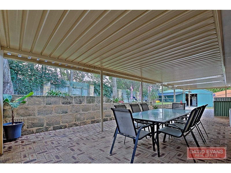 28 Judges Gardens, Leda WA 6170