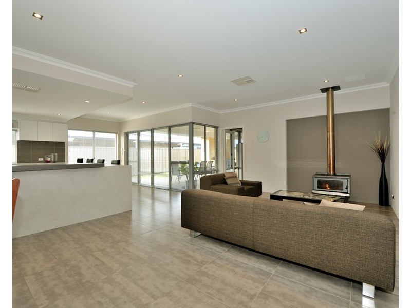 6 Pavonia Parade, Baldivis WA 6171