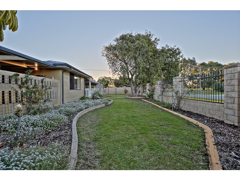 2 Gosforth Court, Safety Bay WA 6169