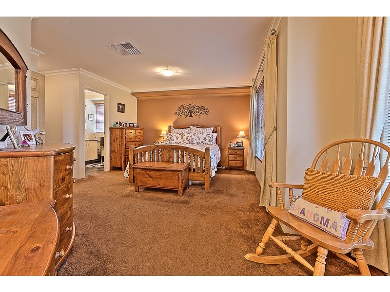 17 Pastrana Crescent, Port Kennedy WA 6172