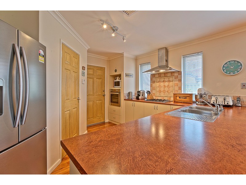 17 Pastrana Crescent, Port Kennedy WA 6172