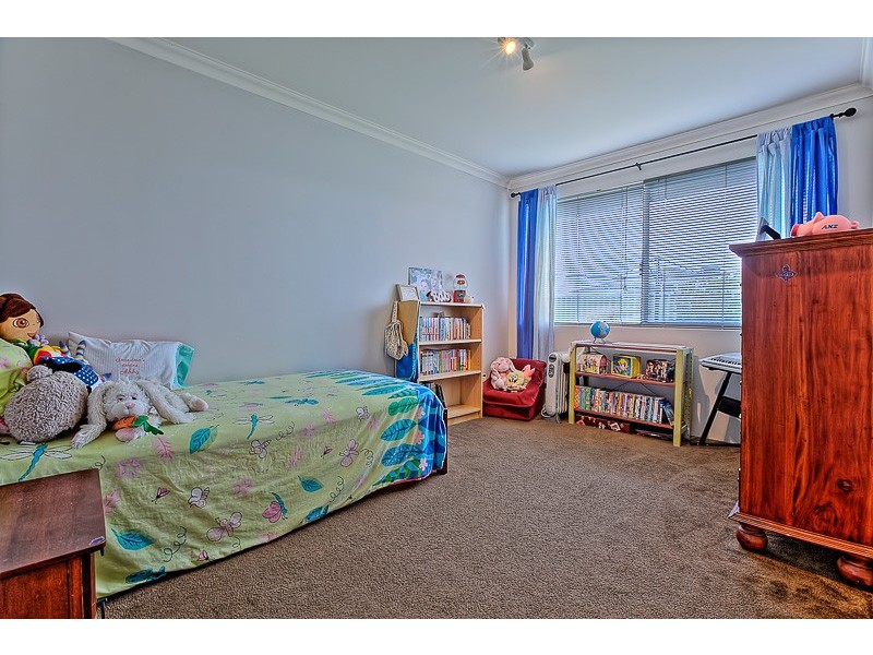 17 Pastrana Crescent, Port Kennedy WA 6172