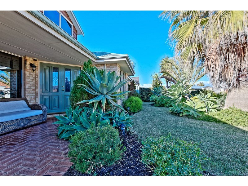 17 Pastrana Crescent, Port Kennedy WA 6172