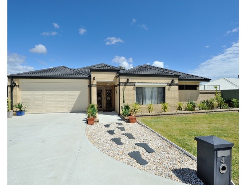 4 State Place, Baldivis WA 6171
