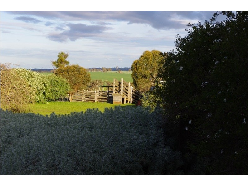 Lot 354 Red Gum Pass Road, Kendenup WA 6323