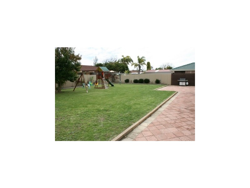 14 Jindarra Close, Cooloongup WA 6168