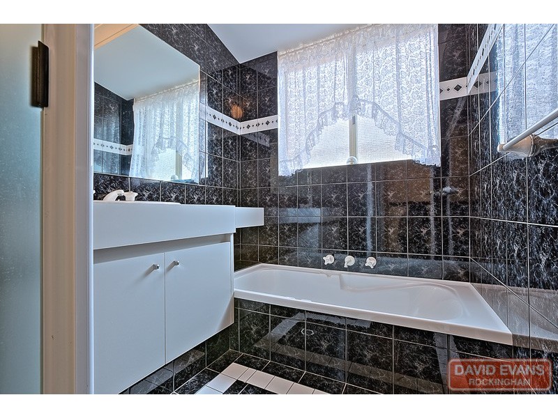 7 Summerlea Avenue, Meadow Springs WA 6210