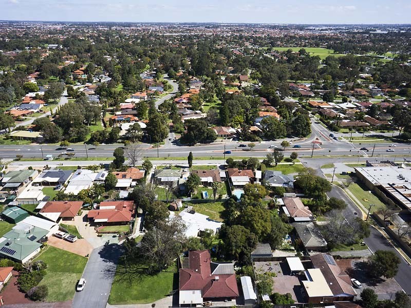 19 Earls Court, Thornlie WA 6108