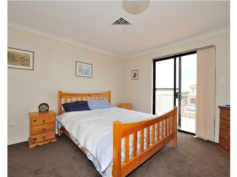 2 Jets Place, Port Kennedy WA 6172