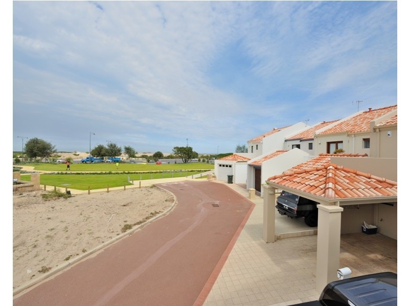 2 Jets Place, Port Kennedy WA 6172