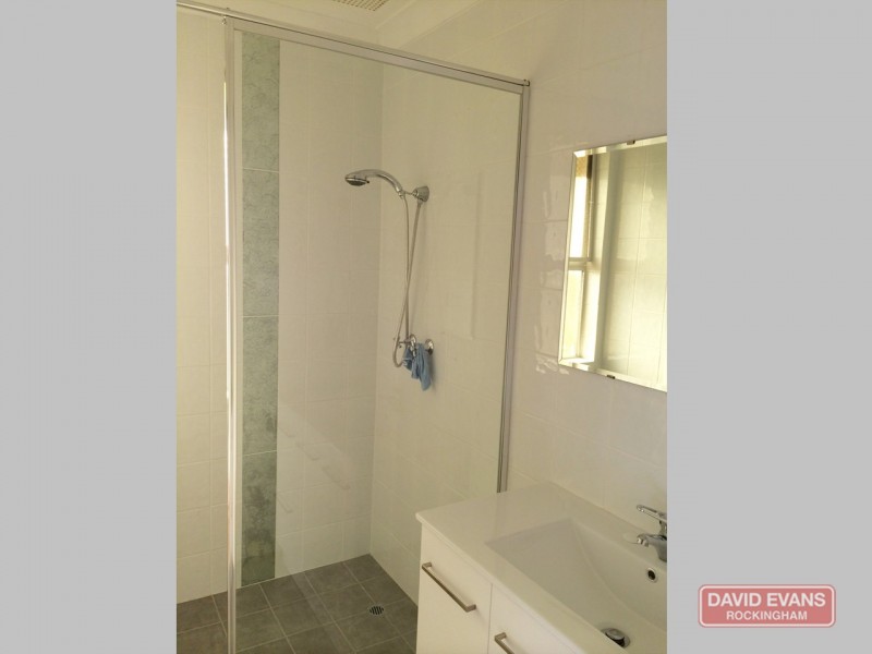 12 Mataitai Loop, Cooloongup WA 6168