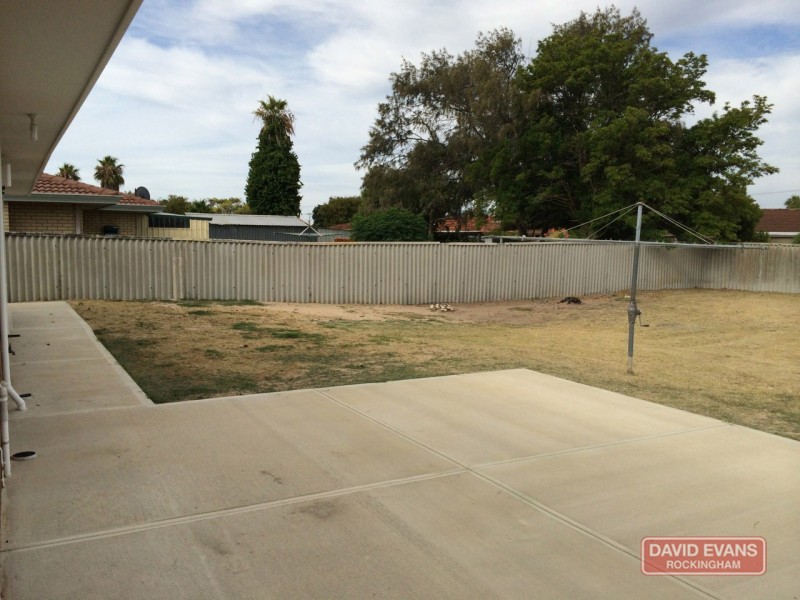 12 Mataitai Loop, Cooloongup WA 6168