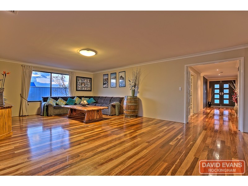 38 Bancoura Parkway, Secret Harbour WA 6173