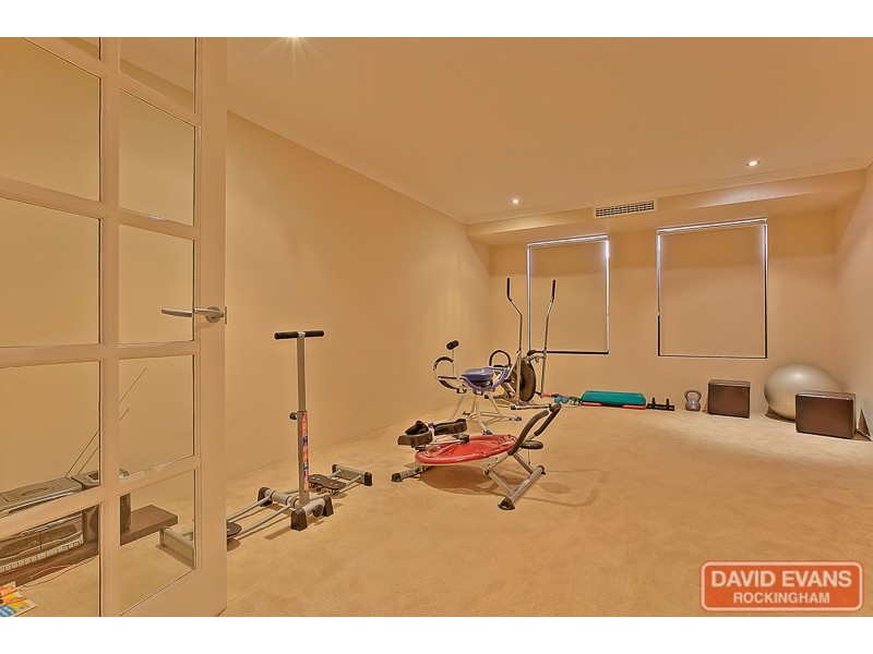 38 Bancoura Parkway, Secret Harbour WA 6173