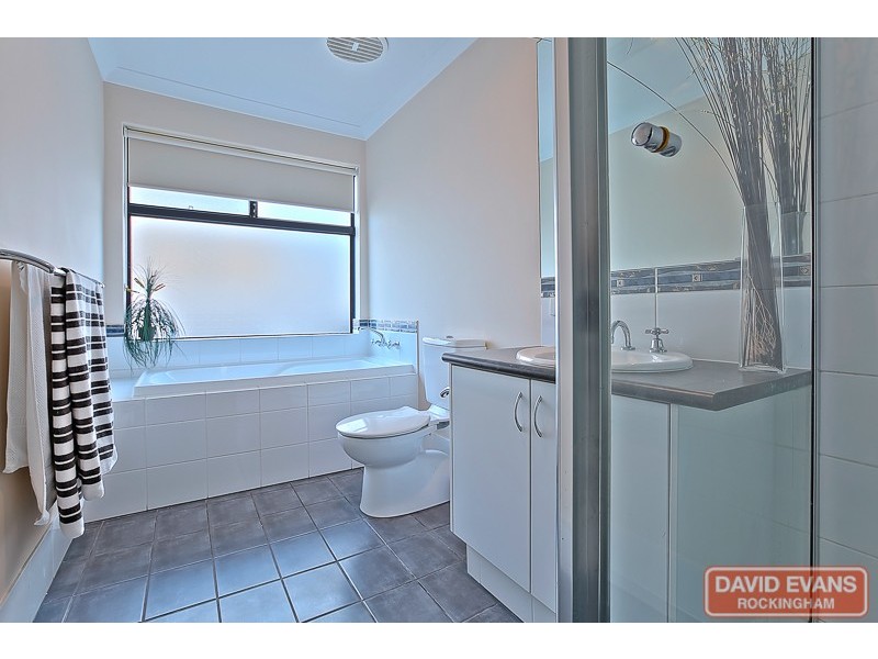 38 Bancoura Parkway, Secret Harbour WA 6173