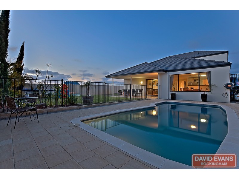 38 Bancoura Parkway, Secret Harbour WA 6173