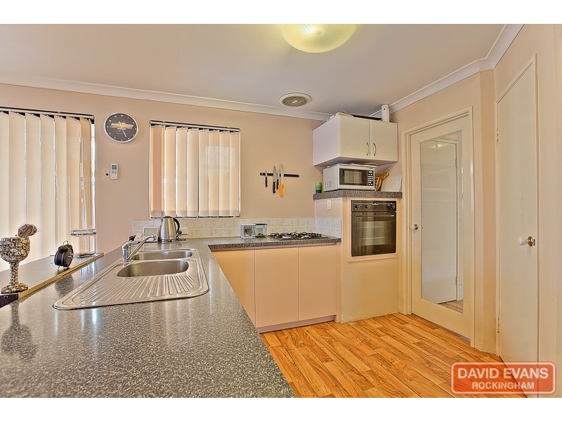 18 Silkhurst Crescent, Warnbro WA 6169