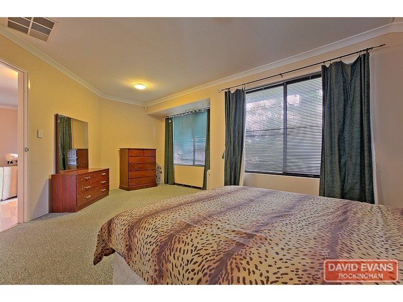 18 Silkhurst Crescent, Warnbro WA 6169