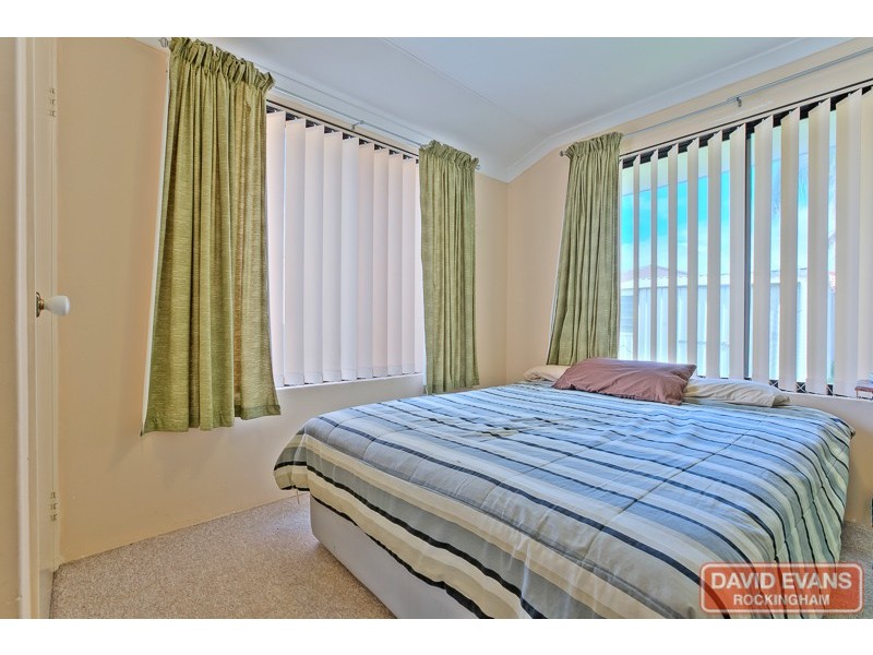 18 Silkhurst Crescent, Warnbro WA 6169